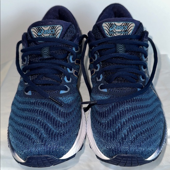 Asics Navy and Gold Wide Gel- Nimbus Athletic Women’s Sneakers Sz 9.5 Wide. - Picture 5 of 16